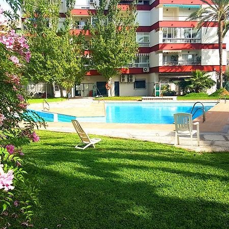 Central Nerja Luaran gambar