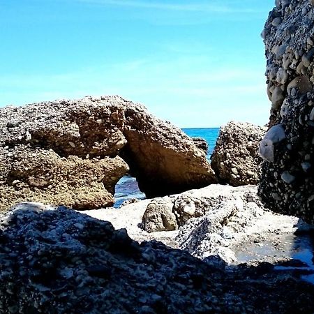 Central Nerja Luaran gambar