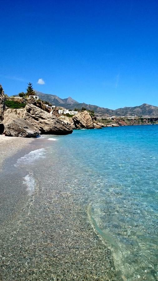 Central Nerja Luaran gambar